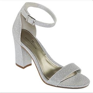 Worthington silver heels. Sz. 7.5